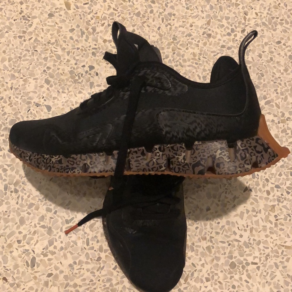 Reebok zig dynamic woman’s sneakers